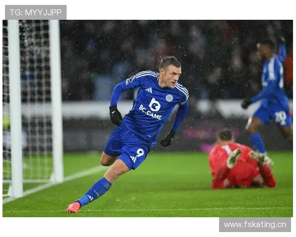 英超莱斯特续约瓦尔迪