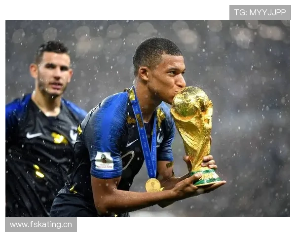 姆巴佩在不同战术体系下的表现差异与适配能力分析