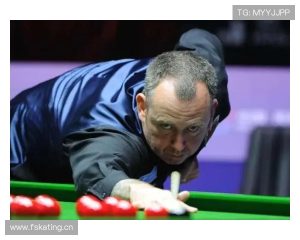 德约训练间偷偷啃汉堡？冠军形象崩塌现场竟然这么接地气！