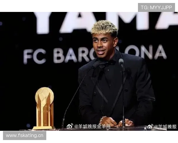 登贝莱训练迟到被罚买全队奶茶，结果他直接包下巴黎一整条街的甜品店